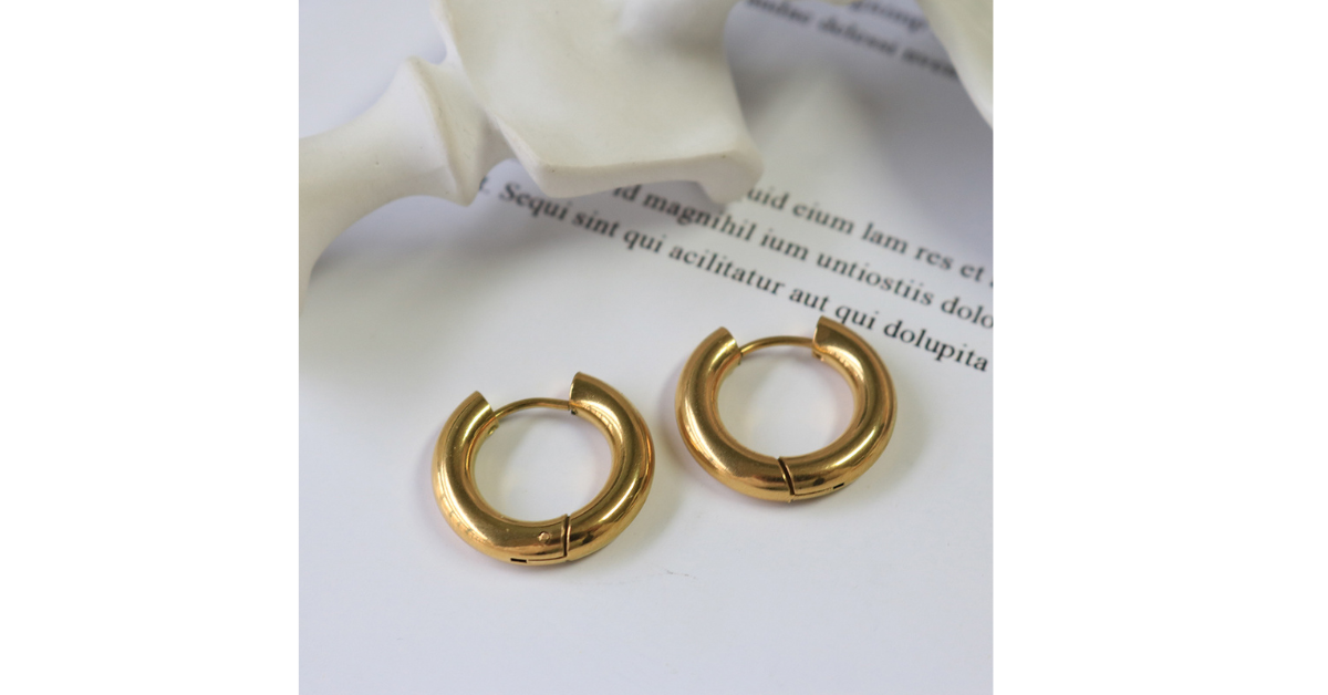 Shop Trendy Minimalist Gold Hoop Earrings – 2025 Guide