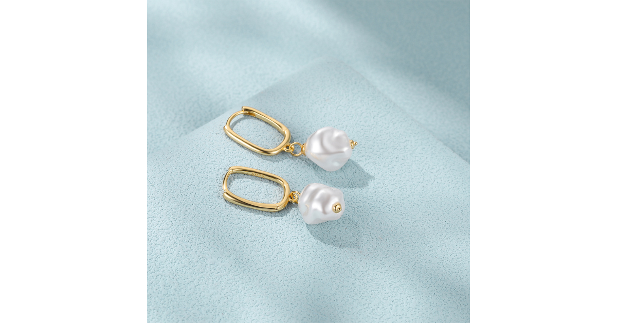 The Ultimate Guide to Buying Gold Hoop Earrings with Pearls
