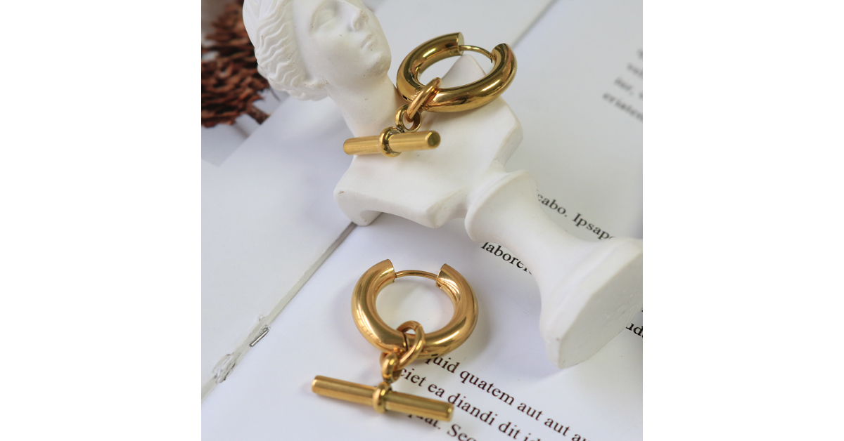Shop Trendy Minimalist Gold Hoop Earrings – 2025 Guide