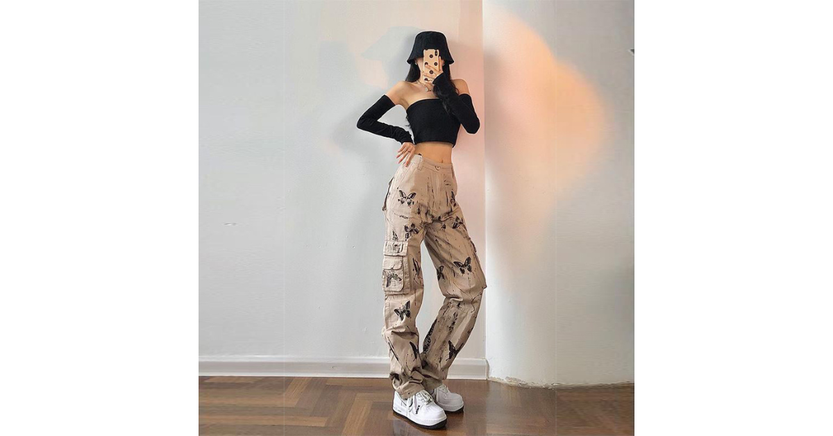 tie-dye cargo pants street style
