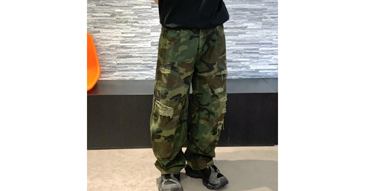 Front view of camo cargo pants men street style