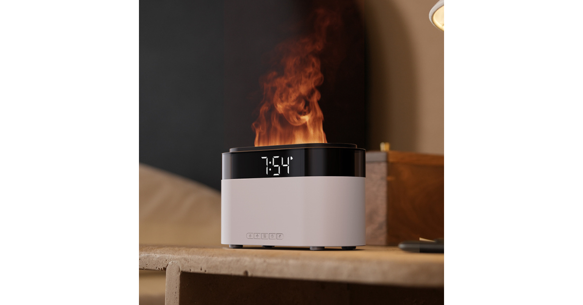 Smart aroma diffuser with realistic flame effect