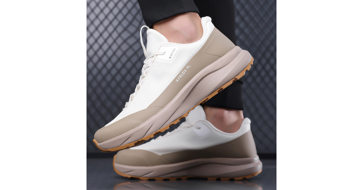 Durable hiking shoes with waterproof upper