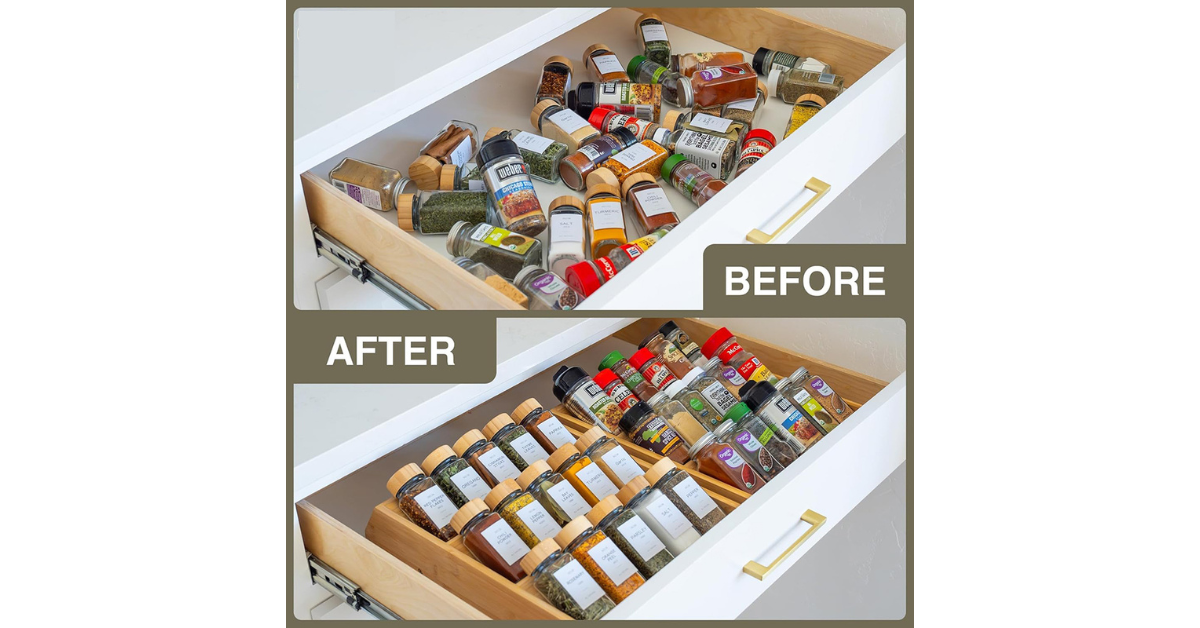 Foldable bamboo spice rack holding glass jars