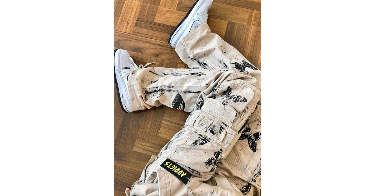 baggy cargo pants streetwear look