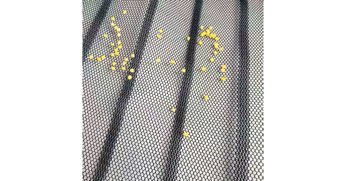 insect screen door with magnetic closure