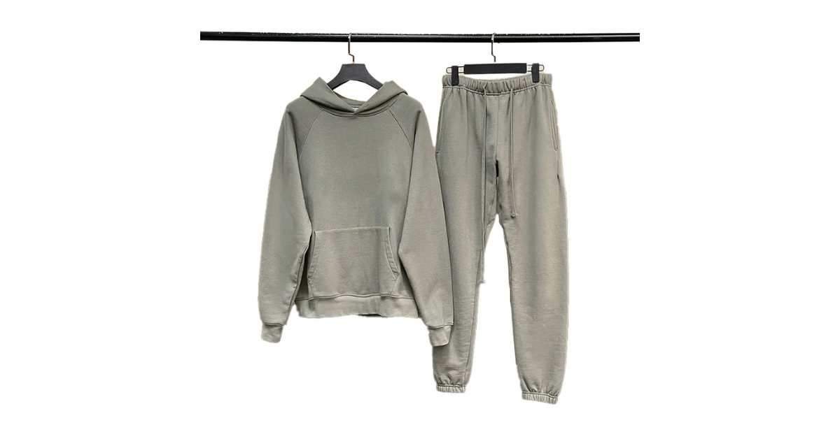 black oversized t shirt streetwear