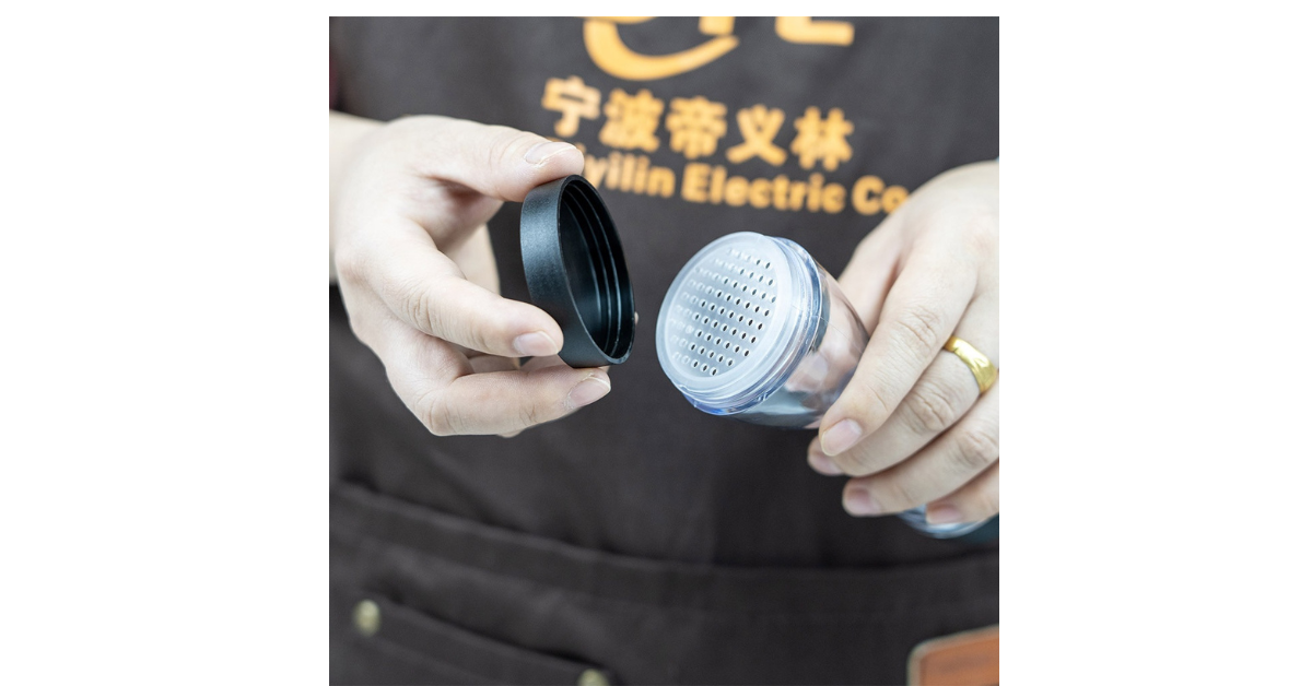 portable camping spice jar container