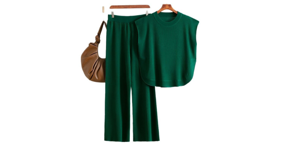 Skirt-style hem tank top close-up