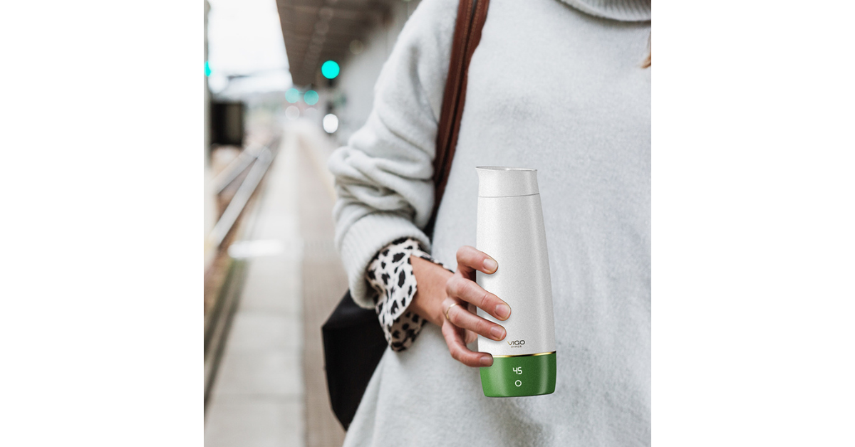 stainless steel electric heating thermos bottle close up