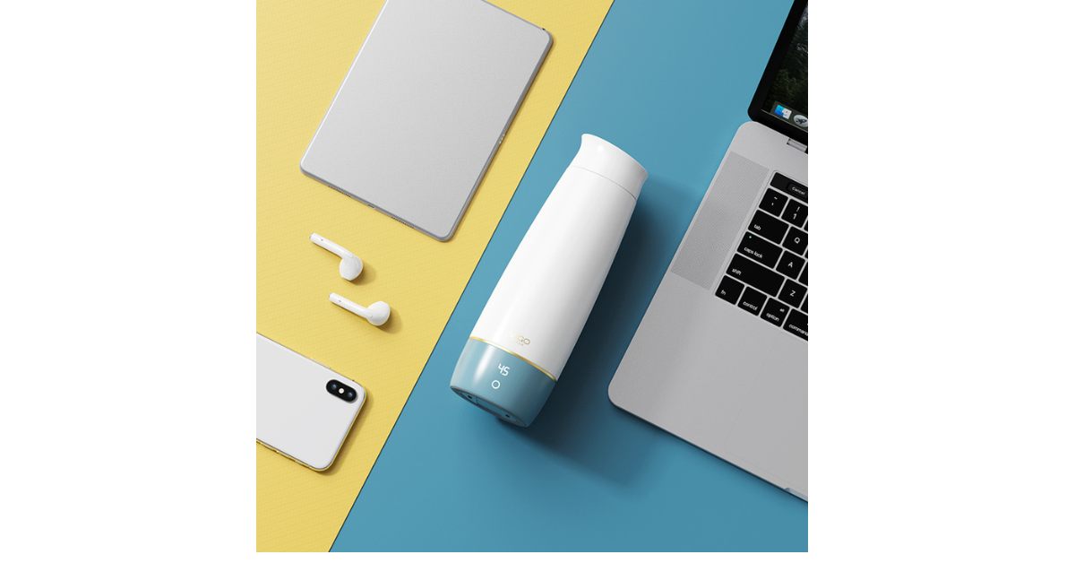 vacuum insulated smart thermos bottle travel use