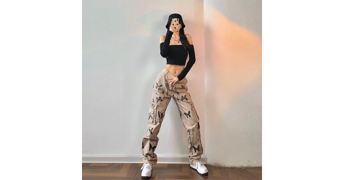 casual streetwear parachute pants outfit