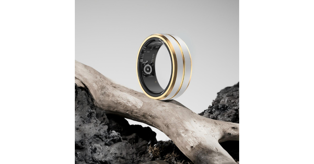 smart ring tracking heart rate and sleep data